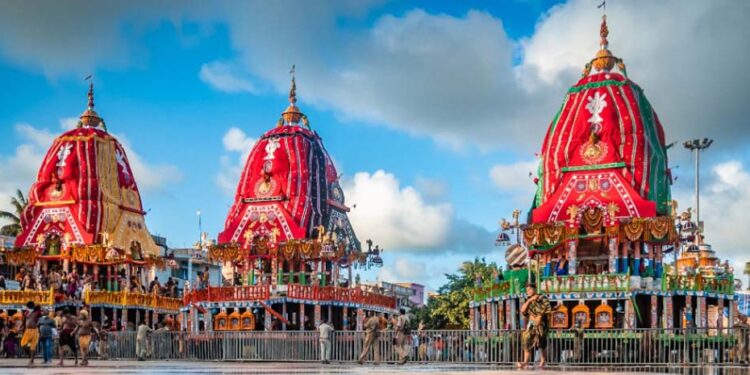 ସିଂହଦ୍ୱାର ଆଗରେ ୩ରଥ