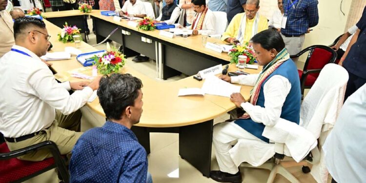 ଅଭିଯୋଗ ପ୍ରକୋଷ୍ଠରେ ମୁଖ୍ୟମନ୍ତ୍ରୀଙ୍କ ପ୍ରଥମ ଶୁଣାଣି: ୧୫୪୦ ଅଭିଯୋଗ ପଞ୍ଜିକୃତ, ଶୁଣିଲେ ୫୦୦୦ରୁ ଅଧିକ ଲୋକଙ୍କ ସମସ୍ୟା