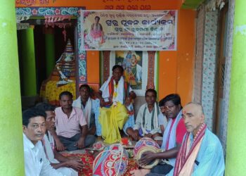 ଗୁରୁପୂର୍ଣ୍ଣିମାରେ ଗୁରୁପୂଜନ