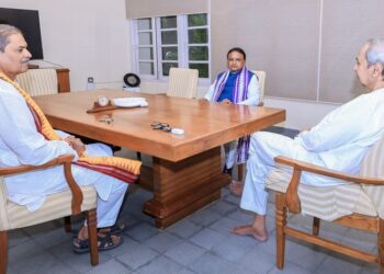 ବିଧାନସଭା ପୂର୍ବରୁ ନବୀନଙ୍କୁ କଲେ ସାକ୍ଷାତ କଲେ ମୁଖ୍ୟମନ୍ତ୍ରୀ ଏବଂ ଉପମୁଖ୍ୟମନ୍ତ୍ରୀ