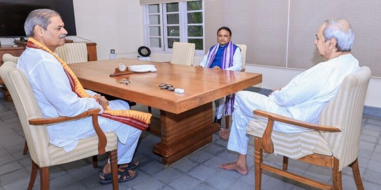 ବିଧାନସଭା ପୂର୍ବରୁ ନବୀନଙ୍କୁ କଲେ ସାକ୍ଷାତ କଲେ ମୁଖ୍ୟମନ୍ତ୍ରୀ ଏବଂ ଉପମୁଖ୍ୟମନ୍ତ୍ରୀ