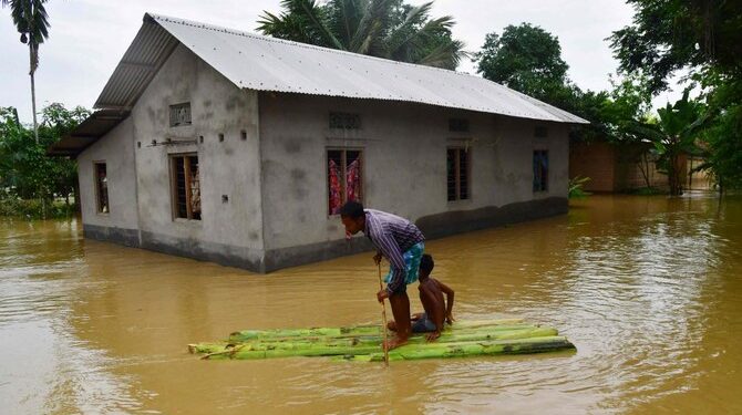 ବର୍ଷା କ୍ଷୟକ୍ଷତି ରିପୋର୍ଟ ଦେବା ପାଇଁ ଜିଲ୍ଲାପାଳଙ୍କୁ ନିର୍ଦ୍ଦେଶ ଦେଲେ ସ୍ବତନ୍ତ୍ର ରିଲିଫ କମିଶନର