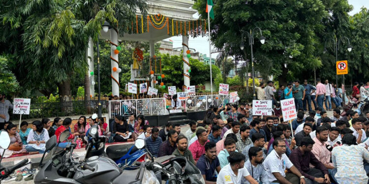 କଟକ ଏସସିବି ଡାକ୍ତରଙ୍କ କାର୍ଯ୍ୟବନ୍ଦ ଆନ୍ଦୋଳନ