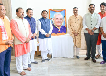 ଶ୍ରାଦ୍ଧବାର୍ଷିକୀ ଅବସରରେ ପୂର୍ବତନ ପ୍ରଧାନମନ୍ତ୍ରୀ ଅଟଳ ବିହାରୀ ବାଜପେୟୀଙ୍କୁ ମୁଖ୍ୟମନ୍ତ୍ରୀଙ୍କ ଶ୍ରଦ୍ଧାଞ୍ଜଳି