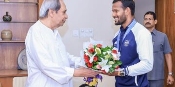 ଅମିତ ରୋହିଦାସଙ୍କୁ ନବୀନ ନିବାସରେ ସମ୍ବର୍ଦ୍ଧିତ କଲେ ନବୀନ ପଟ୍ଟନାୟକ