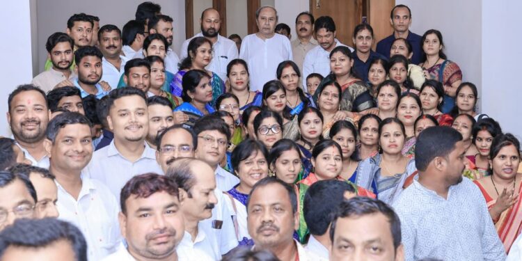 ନବୀନ ପଟ୍ଟନାୟକଙ୍କୁ ଭେଟିଲେ ତାଳଚେର ପୌରାଞ୍ଚଳ ନିର୍ବାଚିତ ସଦସ୍ୟଗଣ