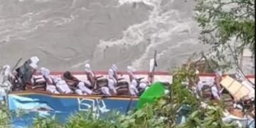 ନଦୀକୁ ଖସିଲା ବସ, ୧୪ ଭାରତୀୟ ମୃତ