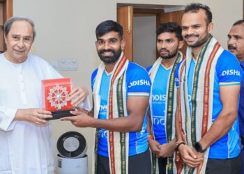 ନବୀନ ନିବାସରେ ନବୀନ ପଟ୍ଟନାୟକଙ୍କୁ ଭେଟିଲେ ଅଲିମ୍ପିକ ବିଜୟୀ ଭାରତୀୟ ହକି ଦଳ