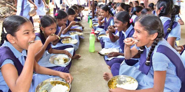 ମଧ୍ୟାହ୍ନ ଭୋଜନ ୧ ଟଙ୍କା ବଢ଼ିବ