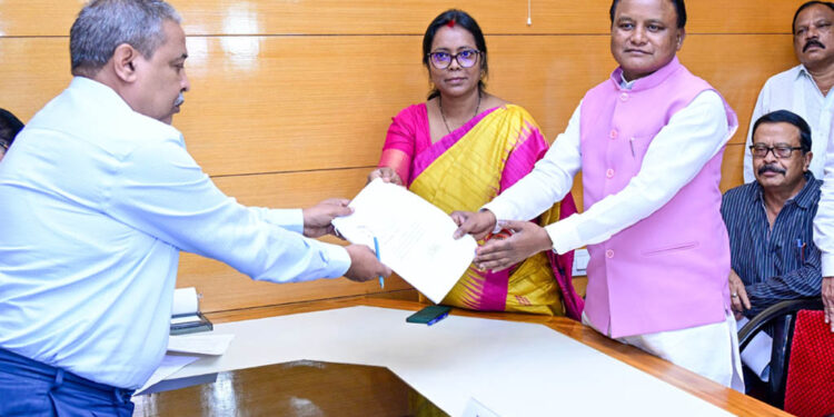 ରାଜ୍ୟସଭା ଉପନିର୍ବାଚନ ପାଇଁ ପ୍ରାର୍ଥୀପତ୍ର ଦାଖଲ କଲେ ବିଜେପିର ମମତା ମହାନ୍ତ