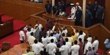 ଦ୍ୱିତୀୟ ଦିନରେ ବି ଅଚଳ: ମଦମୃତ୍ୟୁ, ଛାତ୍ର ନିର୍ବାଚନକୁ ନେଇ କମ୍ପିଲା ଗୃହ