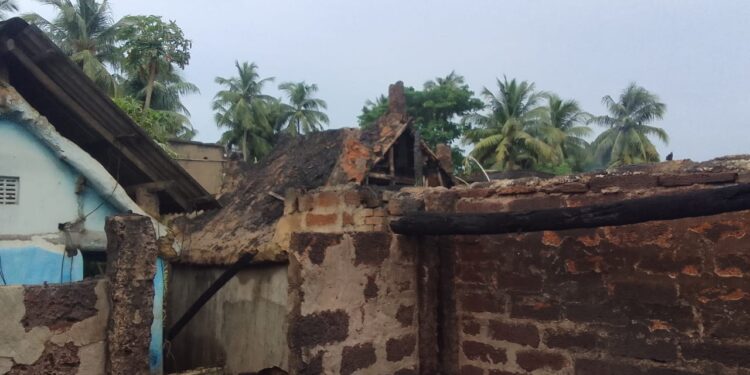 ଅଗ୍ନିକାଣ୍ଡରେ ୧୨ ପରିବାର କ୍ଷତିଗ୍ରସ୍ତ