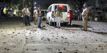 ରାସ୍ତାରେ ମାଟି ପକାକୁ କେନ୍ଦ୍ରକରି ଗୋଷ୍ଠୀ ସଂଘର୍ଷ, ହଣାକଟା ରେ ୪ ଗୁରୁତର