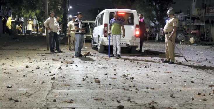 ରାସ୍ତାରେ ମାଟି ପକାକୁ କେନ୍ଦ୍ରକରି ଗୋଷ୍ଠୀ ସଂଘର୍ଷ, ହଣାକଟା ରେ ୪ ଗୁରୁତର