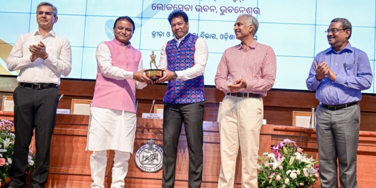 ଜାତୀୟ କ୍ରୀଡା ଦିବସରେ ମୁଖ୍ୟମନ୍ତ୍ରୀ ପ୍ରଦାନ କଲେ ବିଜୁ ପଟ୍ଟନାୟକ କ୍ରୀଡା ଓ ସାହସିକତା ପୁରସ୍କାର 