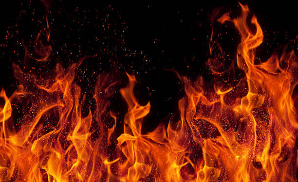 ଲୋକେ ପୋଡ଼ିଦେଲେ ଗୋମାଂସ ବୋଝେଇ ପିକ୍‌ଅପ୍ ଭ୍ୟାନ୍‌