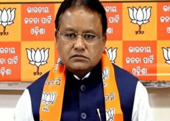 ଜନପ୍ରତିନିଧିଙ୍କୁ ସମ୍ମାନ ଦିଅନ୍ତୁ: ମୁଖ୍ୟମନ୍ତ୍ରୀ
