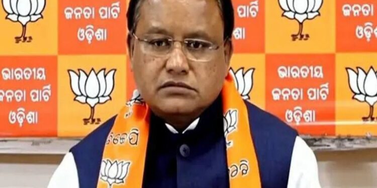 ଜନପ୍ରତିନିଧିଙ୍କୁ ସମ୍ମାନ ଦିଅନ୍ତୁ: ମୁଖ୍ୟମନ୍ତ୍ରୀ