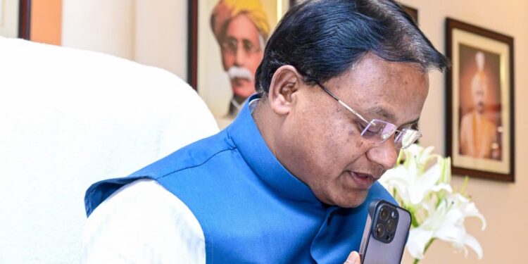 ଭରତପୁର ଥାନା ନିର୍ଯ୍ୟାତନା ଘଟଣା: ମୁଖ୍ୟମନ୍ତ୍ରୀଙ୍କୁ ଭେଟିଲେ ପିଡିତା ଏବଂ ତାଙ୍କ ପରିବାର