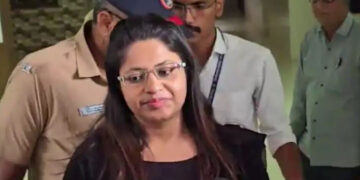 ଆଇଏଏସ୍‌ ପଦରୁ ବିଦା ହେଲେ ପୂଜା ଖେଡକର