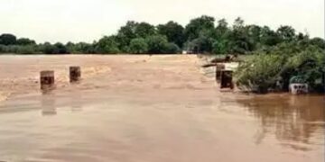 ବିପଦସଙ୍କେତ ଉପରେ ସୁବର୍ଣ୍ଣରେଖା