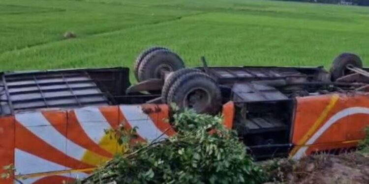 ଓଲଟିଲା ବସ, ୪ ଯାତ୍ରୀ ମୃତ, ୧୬ ଜଣ ଗୁରୁତର