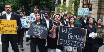 ସୁପ୍ରିମକୋର୍ଟଙ୍କ ନିର୍ଦ୍ଦେଶକୁ ବି ମାନିଲେନି: କାମକୁ ନ ଫେରି ବିକ୍ଷୋଭ ପ୍ରଦର୍ଶନ ଜାରି ରଖିଛନ୍ତି ଡାକ୍ତର