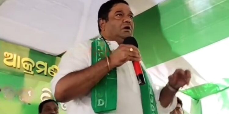 ବିଜେଡି ସାଂସଦଙ୍କ ବିସ୍ପୋରକ ସୂଚନା: କହିଲେ ଖୁବ ଶିଘ୍ର ନବୀନ ହେବେ ମୁଖ୍ୟମନ୍ତ୍ରୀ, କଂଗ୍ରେସ ସହ ଗଢିବୁ ସରକାର