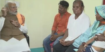 ଗାଡକଣ ବସ୍ତିର ଲୋକଙ୍କ ସହିତ ଖିରି ଖାଇଲେ ମୋଦି