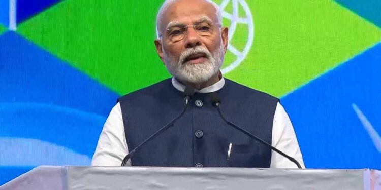 ଚତୁର୍ଥ ବିଶ୍ଵ ଅକ୍ଷୟ ଶକ୍ତି ନିବେଶକ ସମ୍ମିଳନୀ ଏବଂ ପ୍ରଦର୍ଶନୀକୁ ଉଦଘାଟନ କଲେ ପ୍ରଧାନମନ୍ତ୍ରୀ