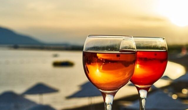 ବେଳାଭୂମି ମଦ କୂଟୀରକୁ ବିରୋଧ