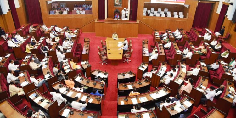 ବିଧାନସଭାରେ ରେଭେନ୍ସା ତାତି : ବିଜେଡି-ବିଜେପି ବିଧାୟକ ମୁହାଁମୁହିଁ