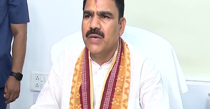 ଆଦିବାସୀଙ୍କ ନାମରେ ରାଜନୀତି ହେଉଛି: ମନ୍ତ୍ରୀ