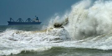 ବାତ୍ୟା : ପାରାଦୀପରୁ ୨୧୦ କିମି ଦୂରରେ ରହିଛି