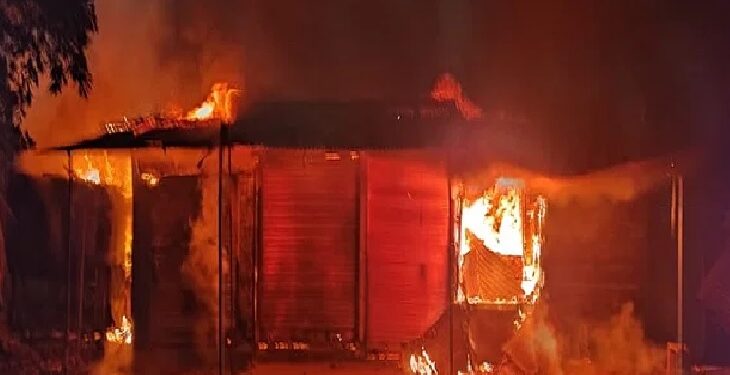 ଦୀପାବଳିରେ ଅଘଟଣ, ଜଳିଗଲା ୬୬ ଦୋକାନ