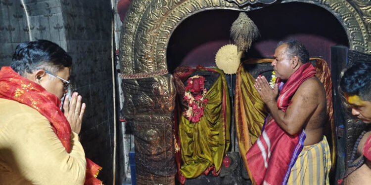 ମହାଷ୍ଟମୀରେ ମା’ ଭଗବତୀଙ୍କ ଦର୍ଶନ କଲେ ଆଇନ ମନ୍ତ୍ରୀ ପୃଥ୍ୱୀରାଜ ହରିଚନ୍ଦନ