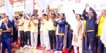 ରାଷ୍ଟ୍ରୀୟ ଏକତା ଦିବସରେ, ‘ଏକତା ଦୌଡ’ ର ଫ୍ଲାଗ୍ ଅଫ କଲେ ମୁଖ୍ୟମନ୍ତ୍ରୀ ମୋହନ ମାଝୀ