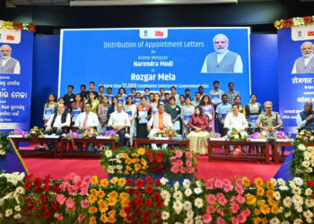 ଭୁବନେଶ୍ୱରରେ ରୋଜଗାର ମେଳା: ୩୩୦ ଯୁବକଯୁବତୀଙ୍କୁ ସରକାରୀ ନିଯୁକ୍ତିପତ୍ର ବାଣ୍ଟିଲେ କେନ୍ଦ୍ର ମନ୍ତ୍ରୀ