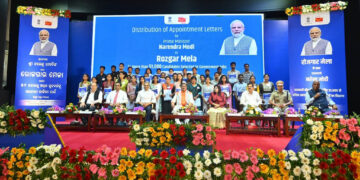 ଭୁବନେଶ୍ୱରରେ ରୋଜଗାର ମେଳା: ୩୩୦ ଯୁବକଯୁବତୀଙ୍କୁ ସରକାରୀ ନିଯୁକ୍ତିପତ୍ର ବାଣ୍ଟିଲେ କେନ୍ଦ୍ର ମନ୍ତ୍ରୀ