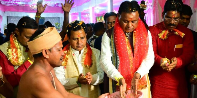 କେନ୍ଦୁଝରର ବିଭିନ୍ନ ପୂଜା ମଣ୍ଡପ ବୁଲିଲେ ମୁଖ୍ୟମନ୍ତ୍ରୀ ମୋହନ ମାଝୀ