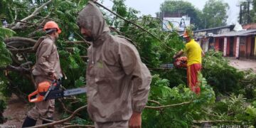 ‘ଦାନା’ ବାତ୍ୟା କ୍ଷତିଗ୍ରସ୍ତଙ୍କ ପାଇଁ ମୁଖ୍ୟମନ୍ତ୍ରୀଙ୍କ ରିଲିଫ ପାଣ୍ଠିକୁ ଛଅଟି ସଂସ୍ଥା ପକ୍ଷରୁ ମୋଟ୍ ୭୧ ଲକ୍ଷ ପ୍ରଦାନ