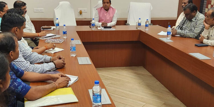 ସମ୍ଭାବ୍ୟ ବାତ୍ୟା ମୁକାବିଲା ପାଇଁ ଖାଦ୍ୟଯୋଗାଣ ଓ ଖାଉଟି କଲ୍ୟାଣ ବିଭାଗର ପ୍ରସ୍ତୁତି