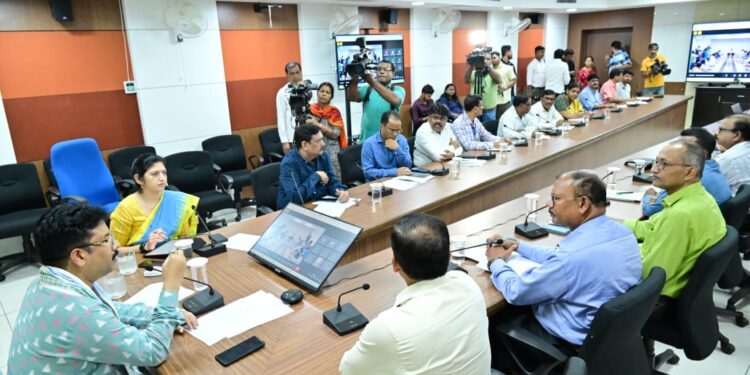 ସମ୍ଭାବ୍ୟ ବାତ୍ୟାକୁ ନେଇ ଗୃହ ନିର୍ମାଣ ଓ ନଗର ଉନ୍ନୟନ ମନ୍ତ୍ରୀଙ୍କ ସମୀକ୍ଷା: ଆସନ୍ନ ପ୍ରସବା, ଶିଶୁ, ବୃଦ୍ଧବୃଦ୍ଧା, ଓ ନିରାଶ୍ରୟ ବ୍ୟକ୍ତିଙ୍କ ସୁରକ୍ଷିତ ସ୍ଥାନାନ୍ତରଣ ଉପରେ ଗୁରୁତ୍ୱାରୋପ