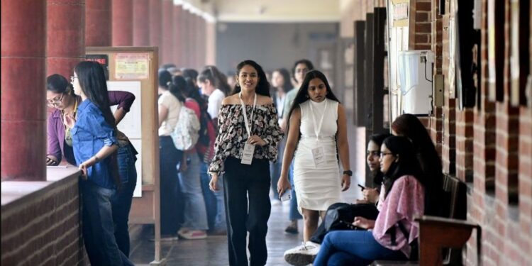 ଭାରତୀୟ ବିଶ୍ୱବିଦ୍ୟାଳୟରେ ନାମଲେଖାରୁ ବଞ୍ଚିତ ୭୧%