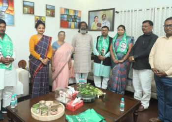 ଝାଡଖଣ୍ଡ ନିର୍ବାଚନ ପୂର୍ବରୁ ବିଜେପିକୁ ବଡ ଝଟକା, ଜେଏମଏମରେ ଯୋଗ ଦେଲେ ପ୍ରଣବ ବର୍ମା