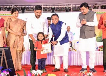 ଶିଶୁ ଦିବସରେ ବିଭିନ୍ନ ଯୋଜନାର ଶୁଭାରମ୍ଭ କଲେ ମୁଖ୍ୟମନ୍ତ୍ରୀ, ମଧ୍ୟାହ୍ନ ଭୋଜନ ଖର୍ଚ୍ଚ ବୃଦ୍ଧି