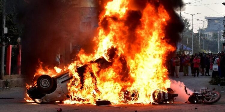 ମଣିପୁର ସ୍ଥିତି ଅସମ୍ଭାଳ: ପୁଣି ଜଣେ ବିକ୍ଷୋଭକାରୀ ମୃତ, ବ୍ୟାପକ ପୋଡାଜଳା