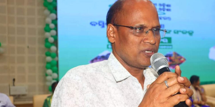 ଭିଜିଲାନ୍ସ ଜାଲରେ କାମାକ୍ଷାନଗର ଉପଜିଲ୍ଲାପାଳ, ୧୦ ସ୍ଥାନରେ ଚଢ଼ାଉ