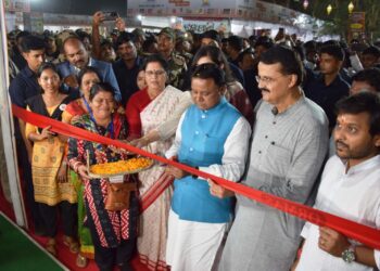 ଐତିହାସିକ କଟକ ବାଲିଯାତ୍ର ଉଦ୍ଘାଟିତ: ଅନ୍ତର୍ଜାତୀୟ ମହୋତ୍ସବର ମାନ୍ୟତା ପାଇଁ ଉଦ୍ୟମ କରାଯିବ- ମୁଖ୍ୟମନ୍ତ୍ରୀ
