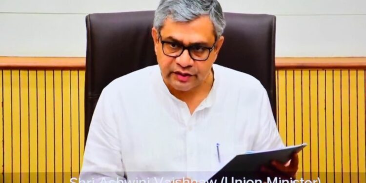 ସୋସିଆଲ ମିଡିଆ ଏବଂ ଓଟିଟି ପ୍ଲାଟଫର୍ମକୁ ନିୟନ୍ତ୍ରଣ କରୁଥିବା ଆଇନକୁ ସୁଦୃଢ଼ କରିବା ଉପରେ ଗୁରୁତ୍ୱାରୋପ